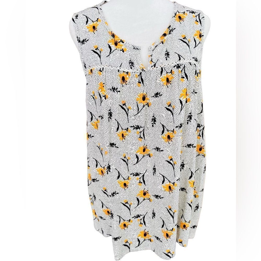 Mason & Belle sleeveless Elsie blouse
white, black dots w/ yellow flowers sz M.